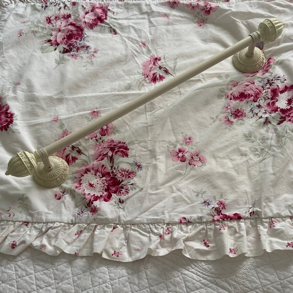 Simply Shabby Chic Cream Floral Roses Towel Bar NEW - Picture 13 of 16